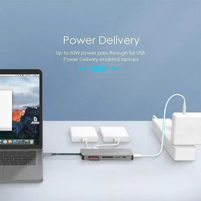 USB Multi Adapter in Benutzung